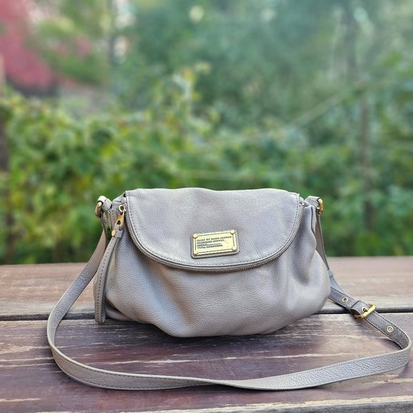 Marc By Marc Jacobs Handbags - Marc by Marc Jacobs Solid Leather Crossbody Zip Flap Bag, Pre-owned